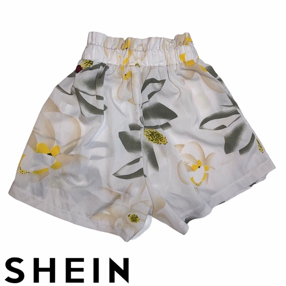 Like New!! Frill Waist Floral Print Shorts in XS - Picture 1 of 4